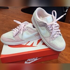 Nike Dunk Low Suede Rose